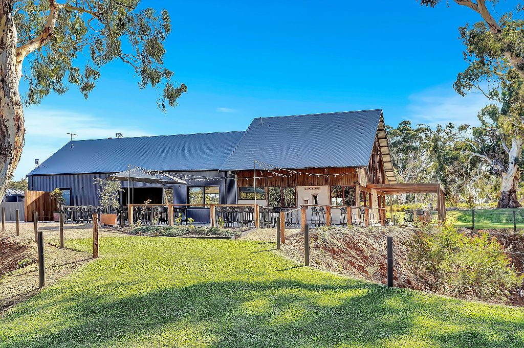 Cellar Door in McLaren Vale – Shadow Creek